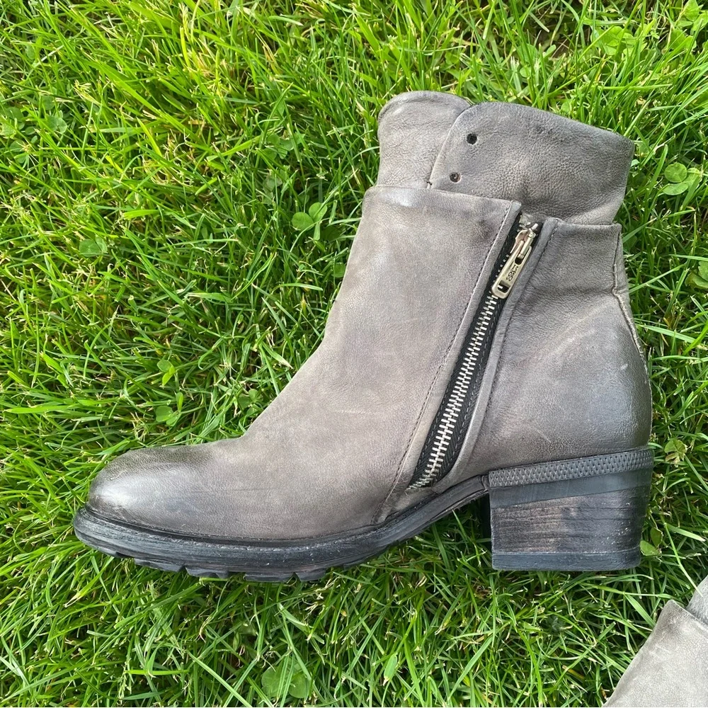 AS98 Free People Cadmus Boots 38 Smoke Gray fits like 9 womens